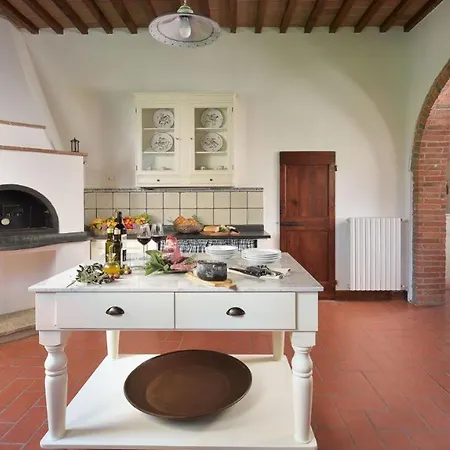 Villa Ginestraio 14, Emma