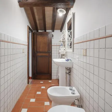 Ginestraio 14, Emma Villa
