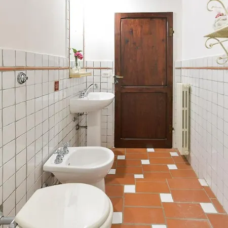 Ginestraio 14, Emma